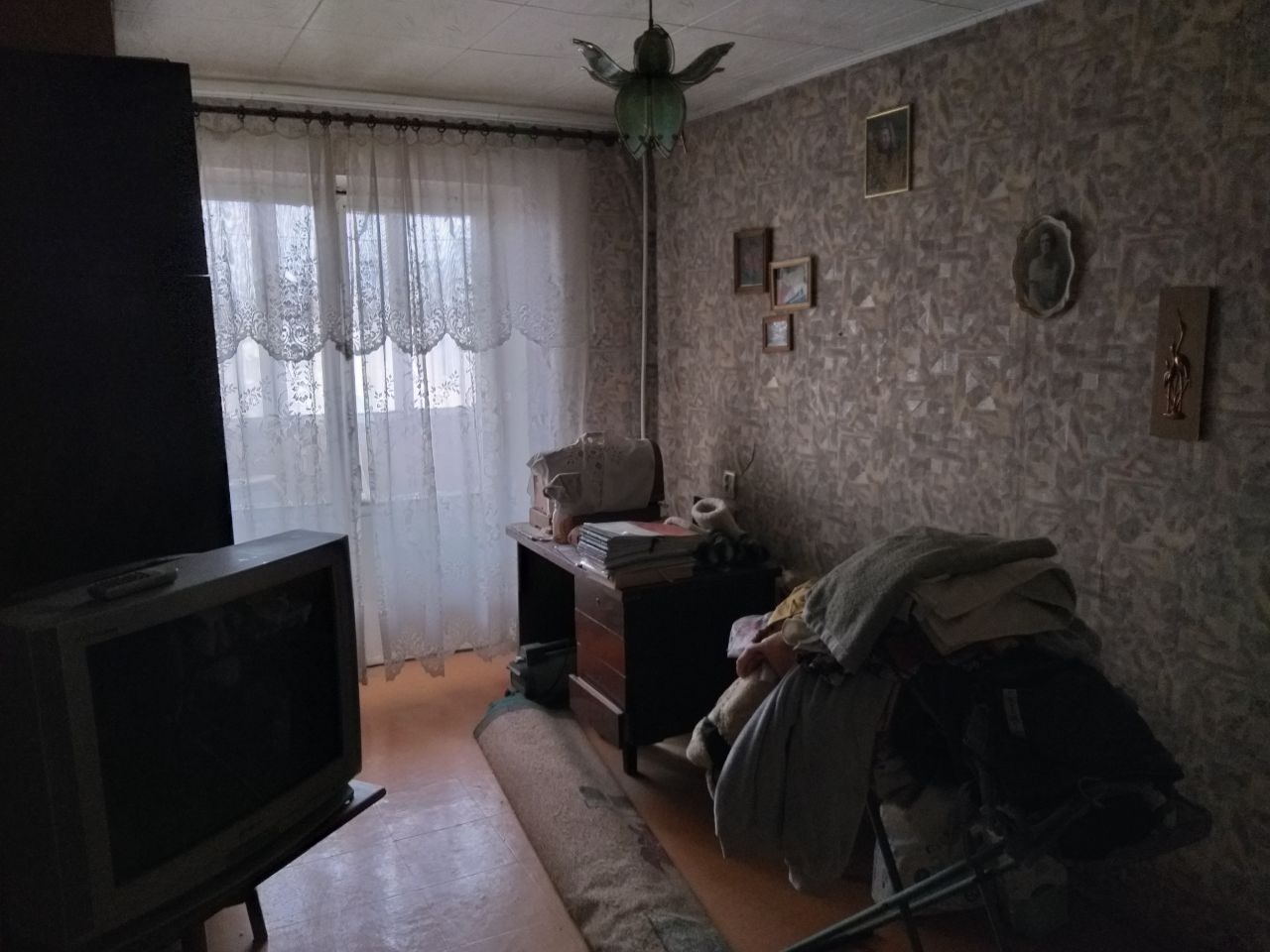 Продается 3-комнатная квартира на ул.А.Линёва в районе ул.Тимирязева и кв.Гаевого. Расположена на 5 этаже 9-этажного дома, лифт работает. Состояние жилое. Вся необходимая инфраструктура рядом, остановка транспорта "кв.Гаевого". Цена 7 млн. рублей. Торг. По всем вопросам: +79595793937...