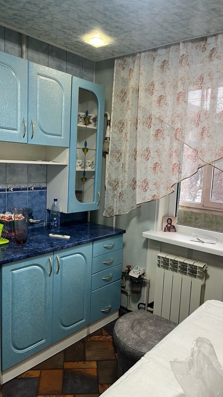 п.Горняцкий АРЕНДА 15 000 руб/мес Сдается 2-х комнатная квартира(Чешка) по ул. Цимлянской, напротив водоканала. 2-й этаж 5-ти этажного дома. Индивидуальное отопление. Чистое жилое состояние. С мебелью и бытовой техникой. Вода постоянно. Квартира сдается семейной паре без вредных привычек на длительный срок.Бе...