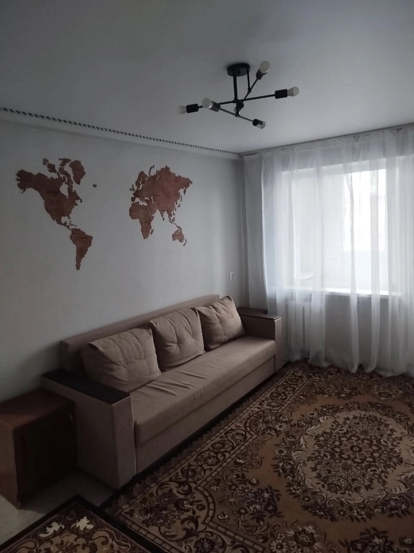 г. Алчевск 📌Продаётся уютная 3-комнатная квартира в отличном районе! 📍 Адрес: ул. Липовенко 🪜 4/5 этаж 📐 Площадь: общая – 45 м² 🏡 Состояние: жилое, продаётся с мебелью 📑 Документы РФ, без долгов и прописанных ✔️ Преимущества квартиры: ✅ Расположена в районе банка ПСБ ✅ Рядом – детский сад, школы,магазины ✅ В ...